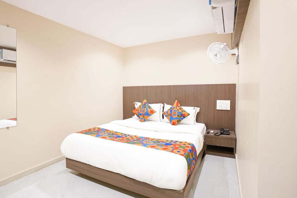 Bed, Photo of the whole room, Bedroom, air conditioner