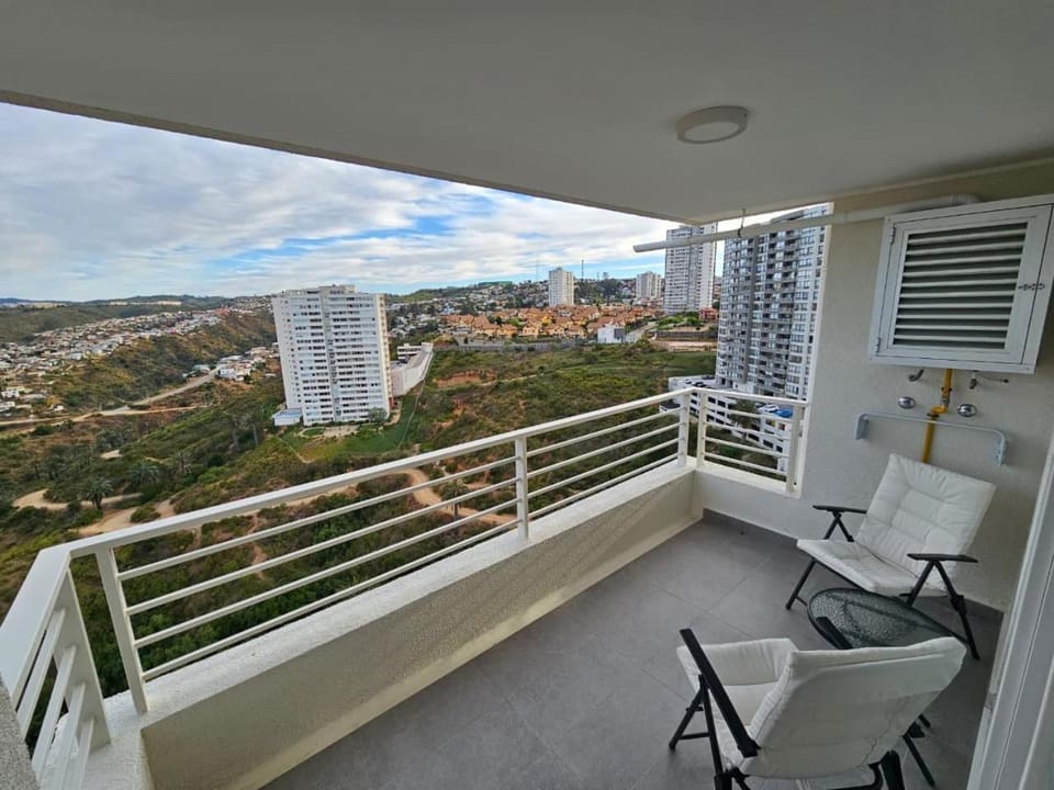 Balcony/Terrace, Balcony/Terrace, City view, Mountain view