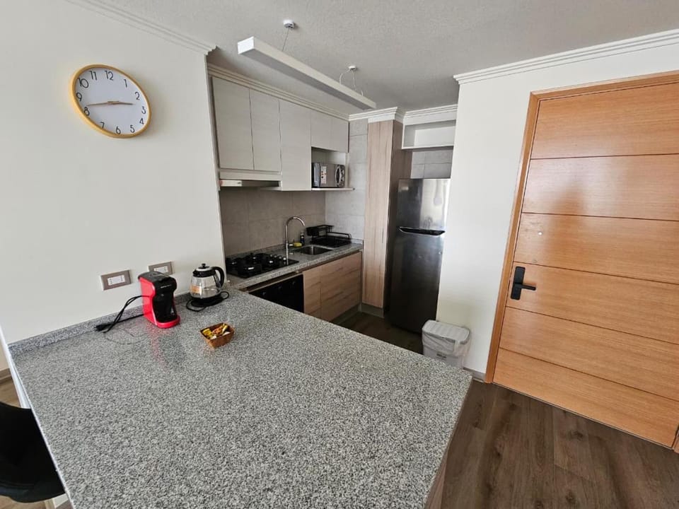 Coffee/tea facilities, Kitchen or kitchenette, oven, stove, kitchen