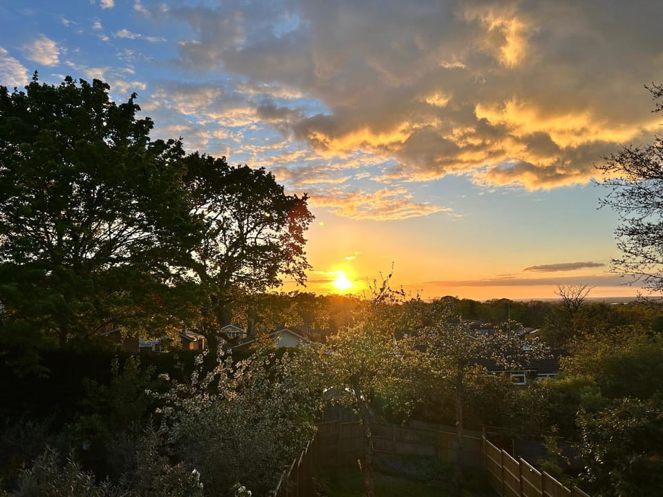 Home 5 min to Legoland & Windsor Castle free parking and EV plug House in Windsor