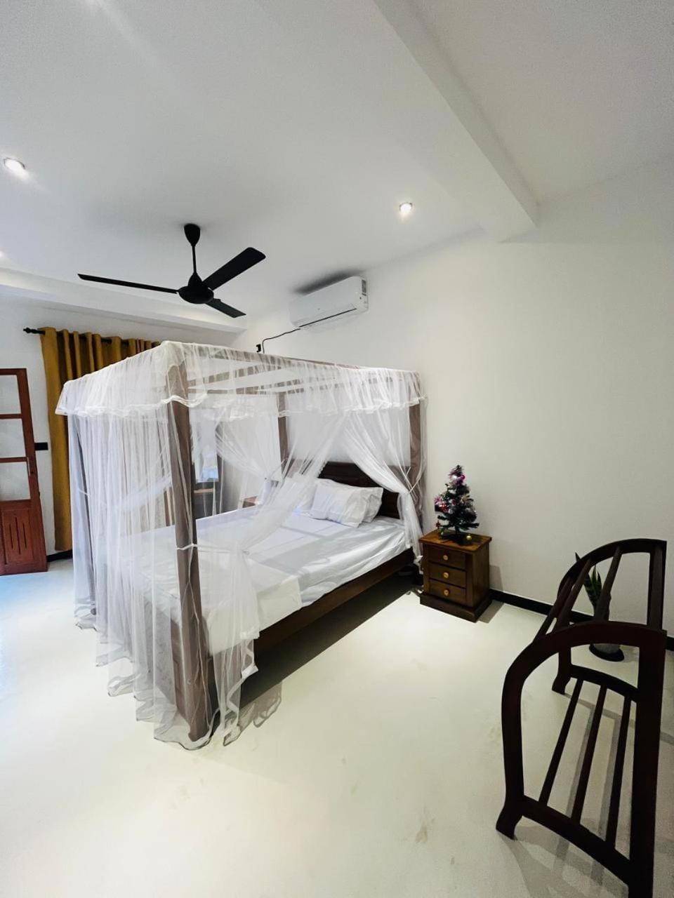 Home & Hill Apartment in Ahangama