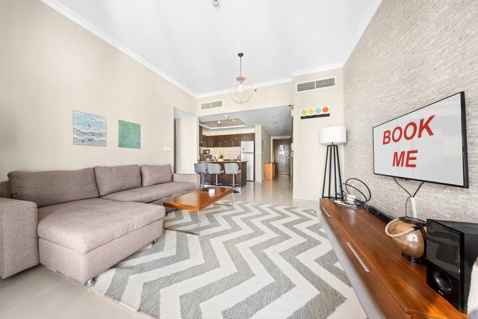 Free housekeeping visits during your stay - StayShort - 2BR in Dubai Marina that Sleeps 6 with Water Views Apartment in Dubai