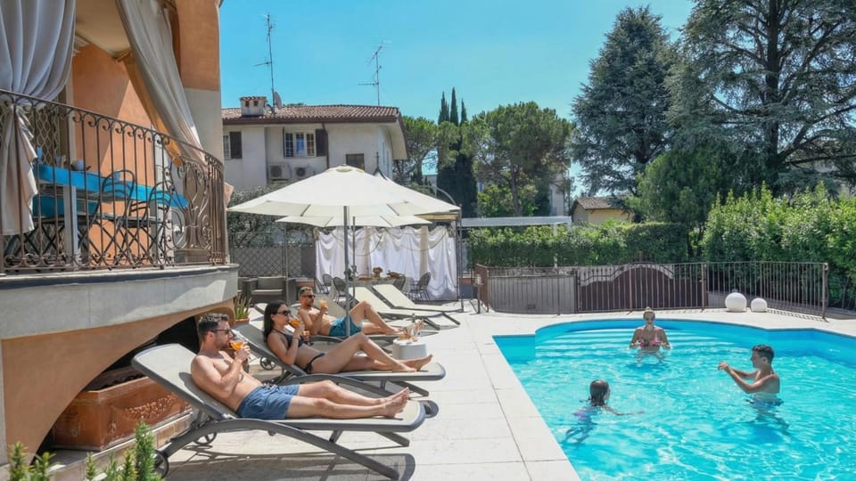 Pool view, Swimming pool, sunbed