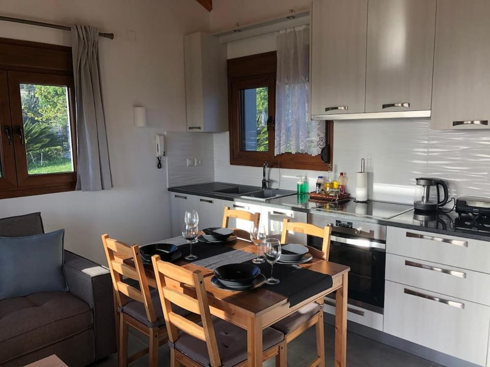 Παραδοσιακό σπίτι με τζάκι Chalet in Volos