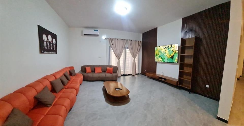 Communal lounge/ TV room, TV and multimedia, Living room, air conditioner