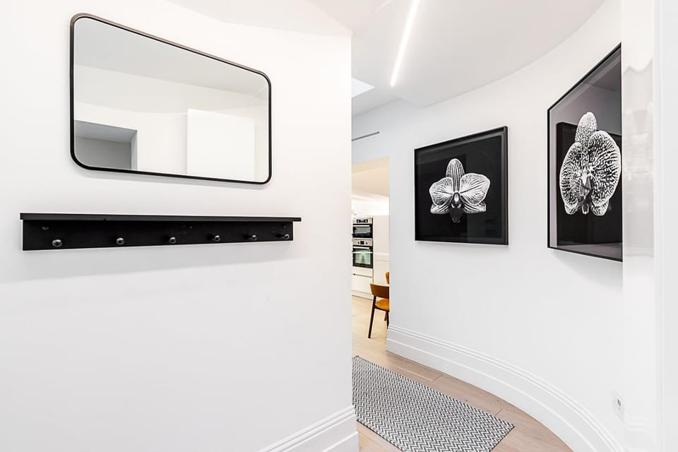 Chic Pimlico Escape with Style & Comfort Apartment in City of Westminster