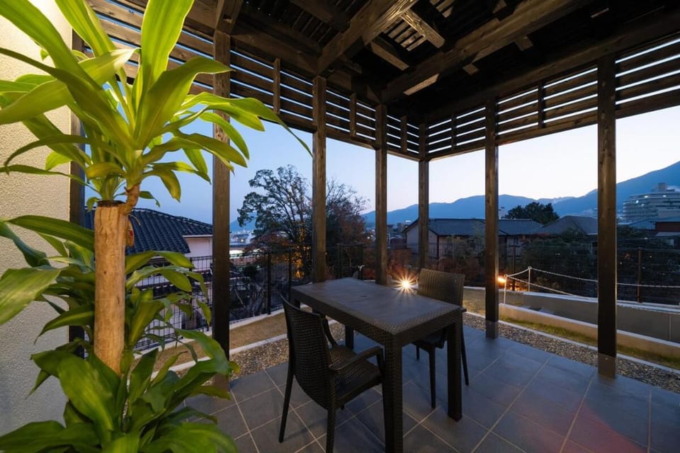 Balcony/Terrace, Mountain view