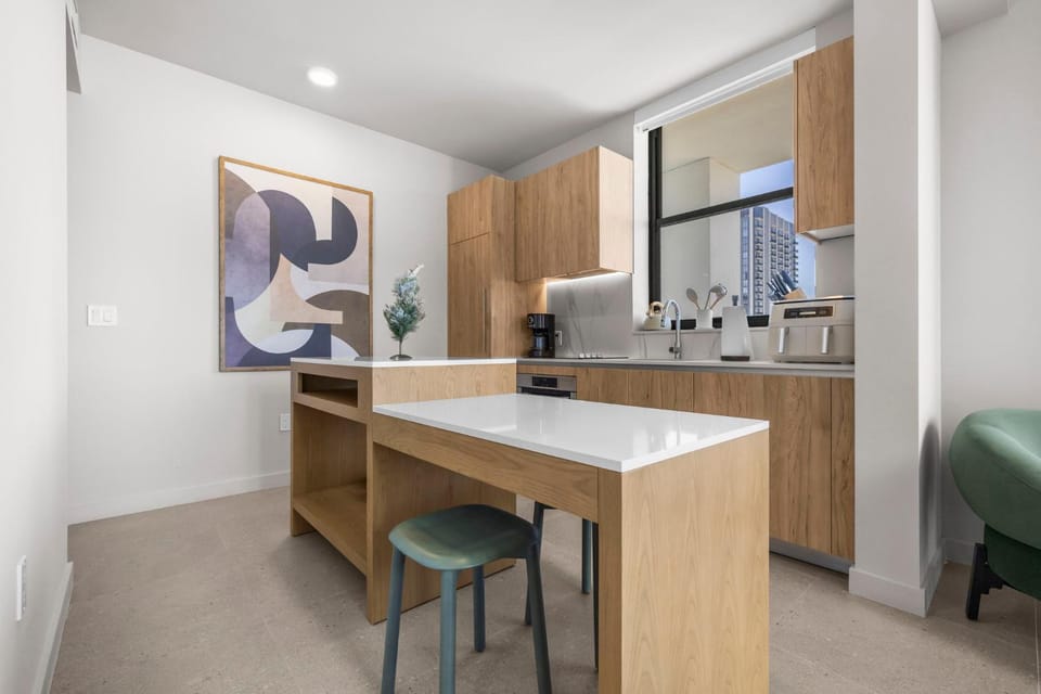 Dining area, kitchen