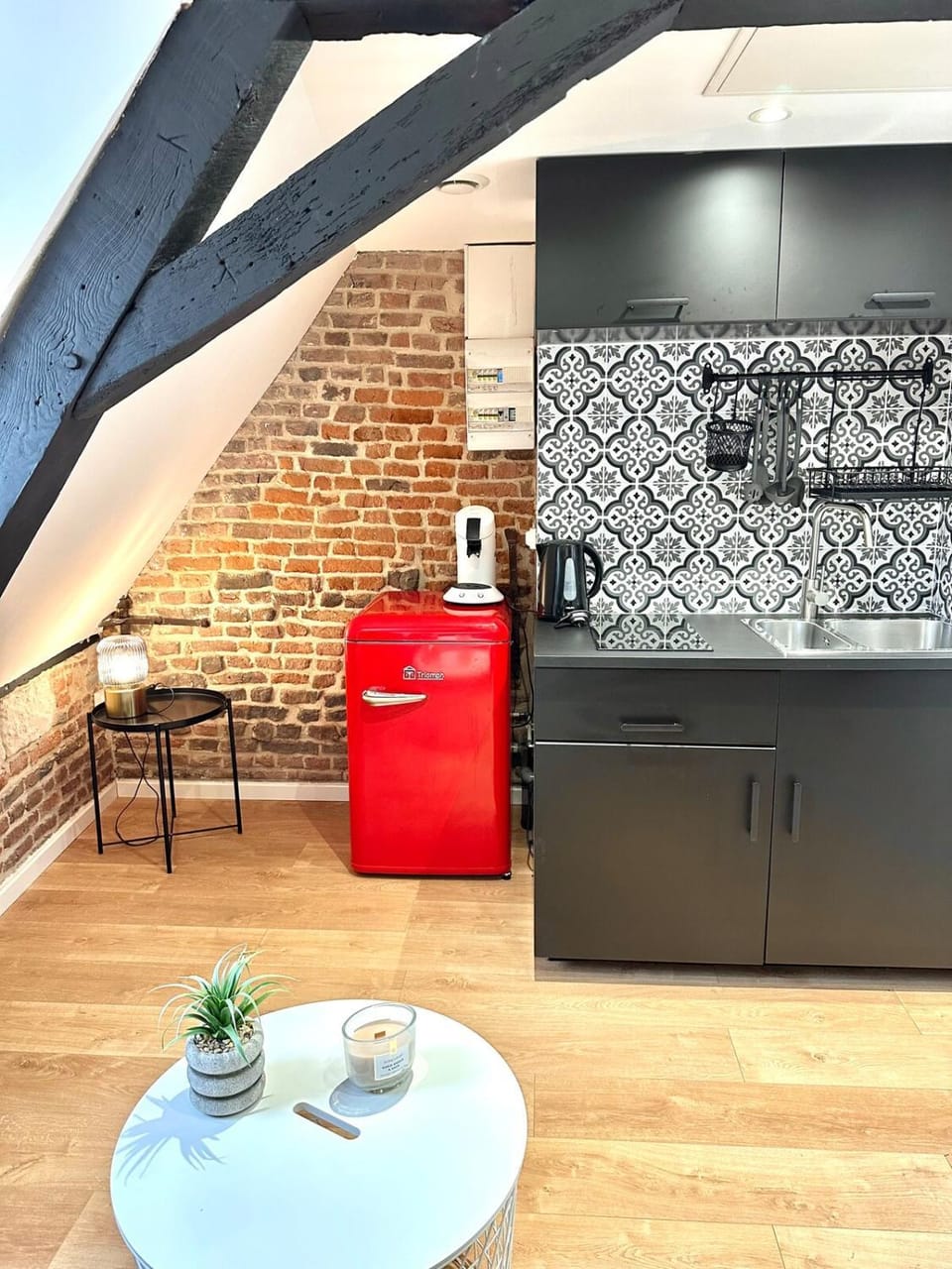 Kitchen or kitchenette, stove, kitchen