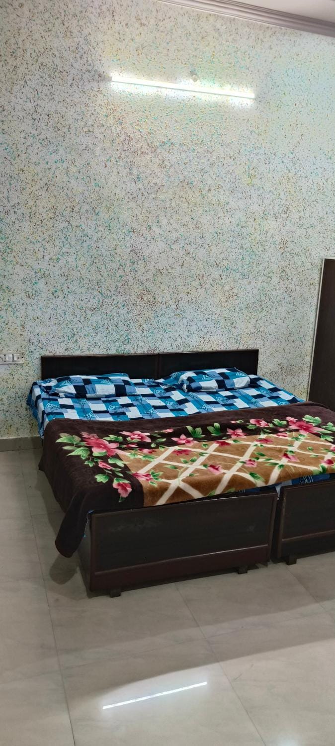 Shri Girraj Guest House Bed and Breakfast in Uttar Pradesh