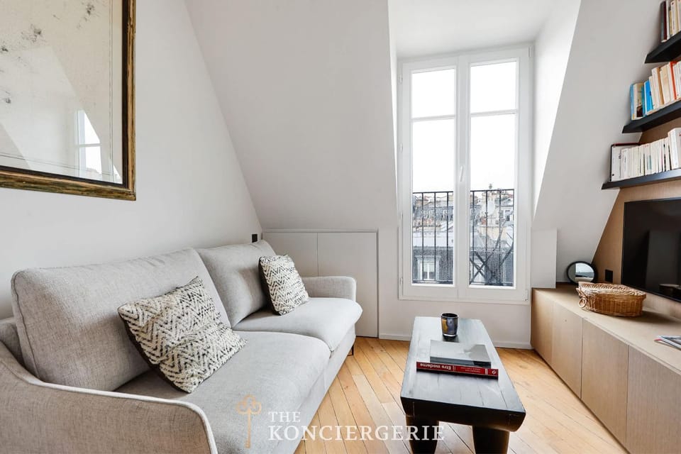 Luxe sous les toits de Paris avec vue Tour Eiffel Apartment in Paris
