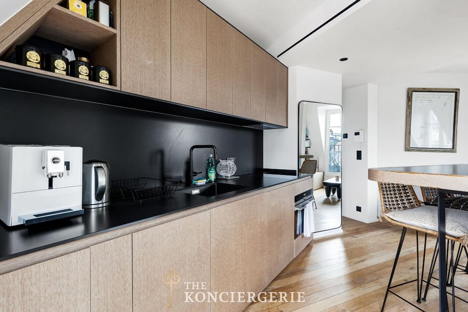 Luxe sous les toits de Paris avec vue Tour Eiffel Apartment in Paris