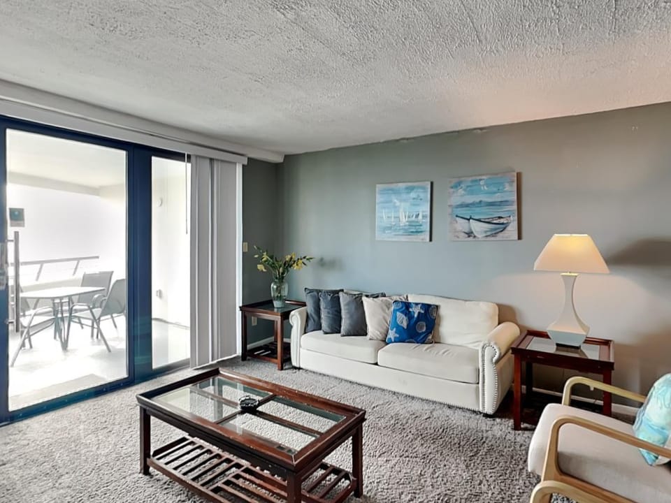 Balcony/Terrace, Living room, Seating area, furniture