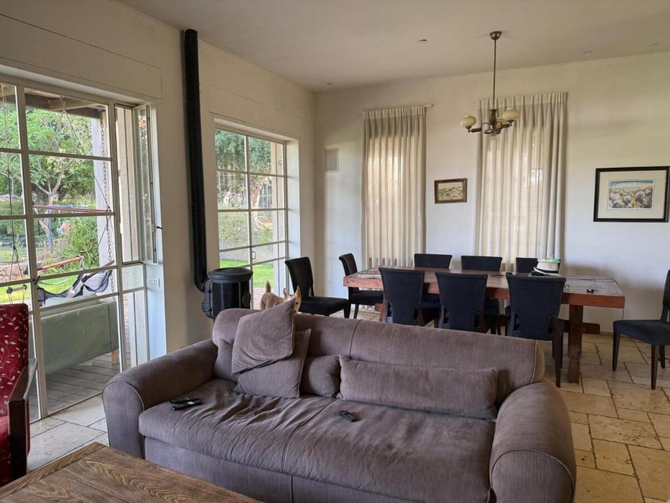 The house in the moshav Villa in Center District