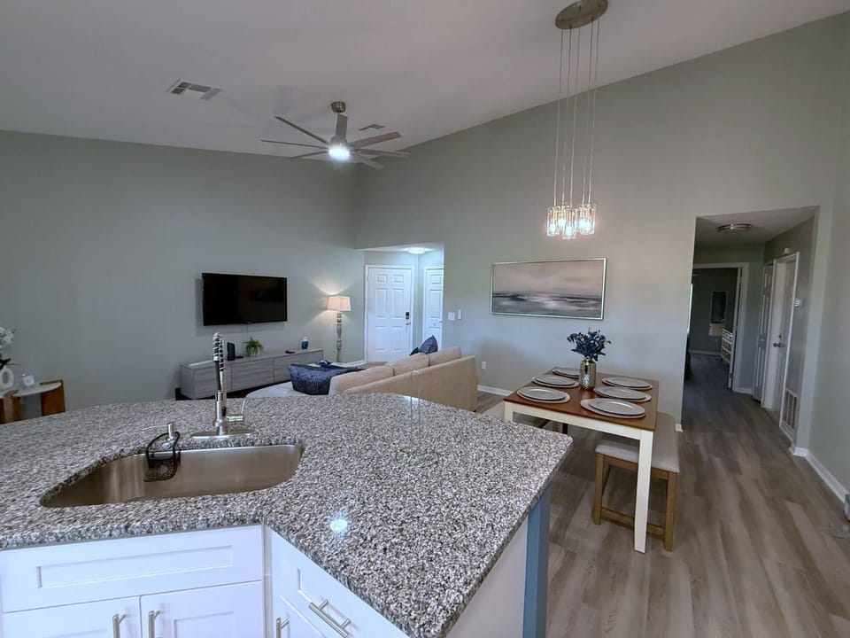 Beautiful Remodeled Townhome in Southern Dunes House in Haines City