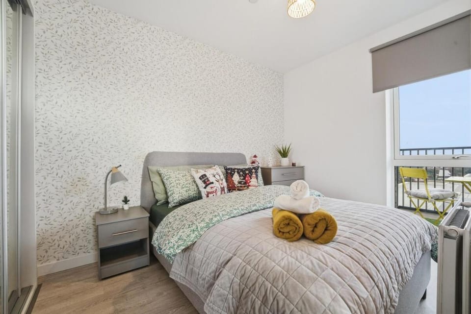 View (from property/room), Balcony/Terrace, Bedroom, towels