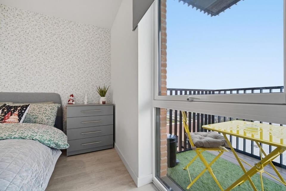 Bed, View (from property/room), Balcony/Terrace