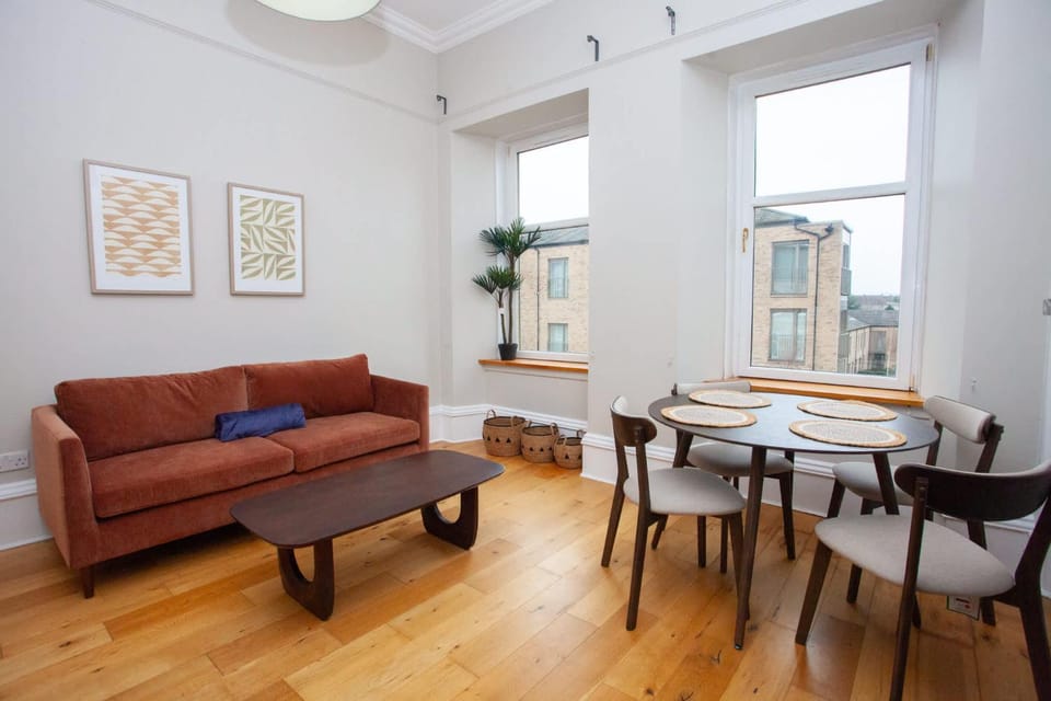 Stylish Southside 2 Bedroom Flat with Free Parking Apartment in Glasgow