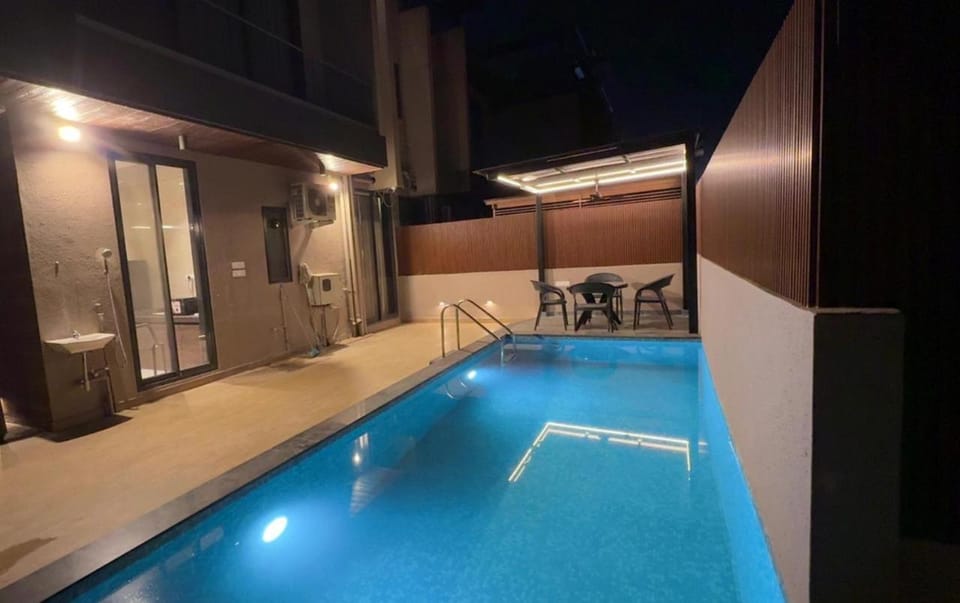 Pool view, Swimming pool, Swimming pool