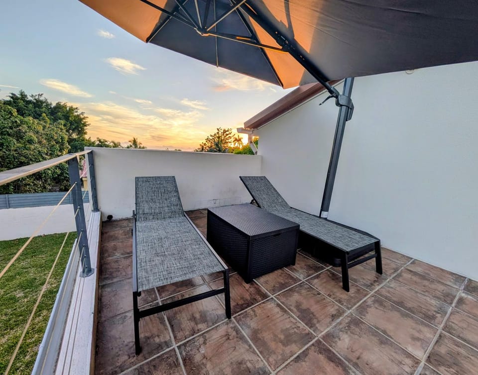 Balcony/Terrace, sunbed