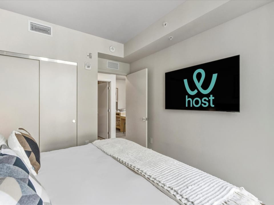 Bed, TV and multimedia, Bedroom, wardrobe