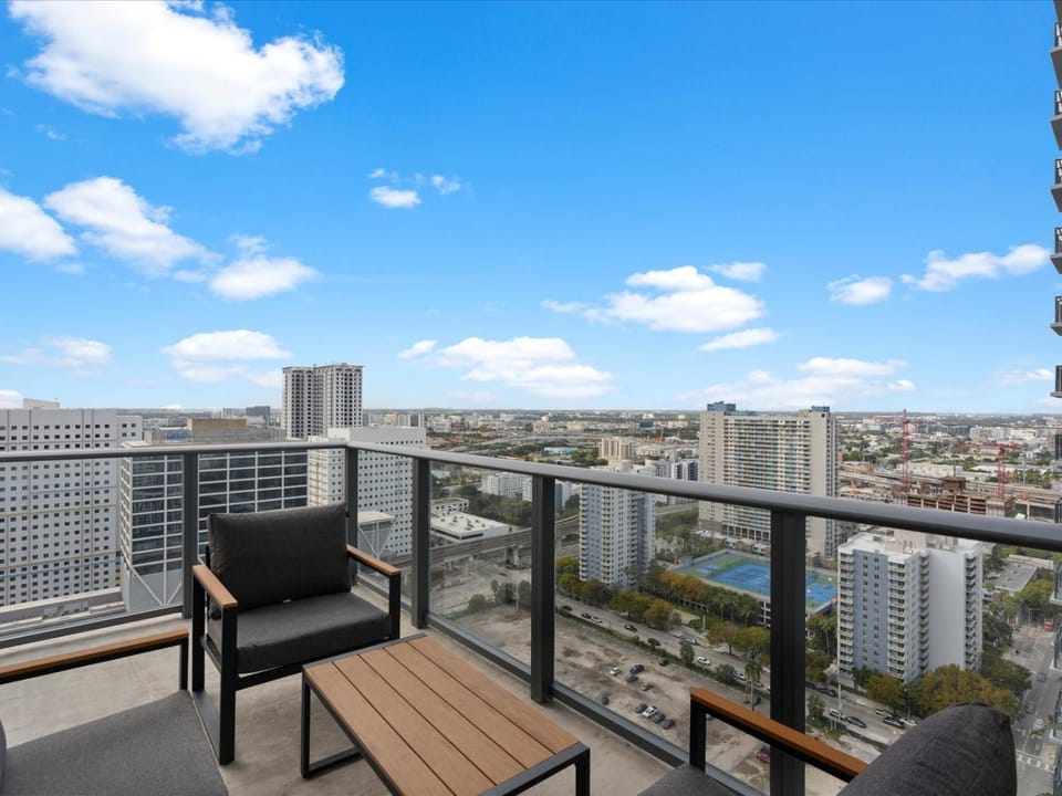 View (from property/room), Balcony/Terrace, Seating area