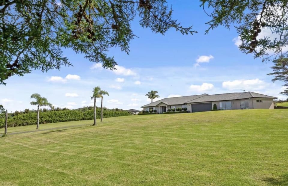 Property building, Day, Natural landscape, Garden view