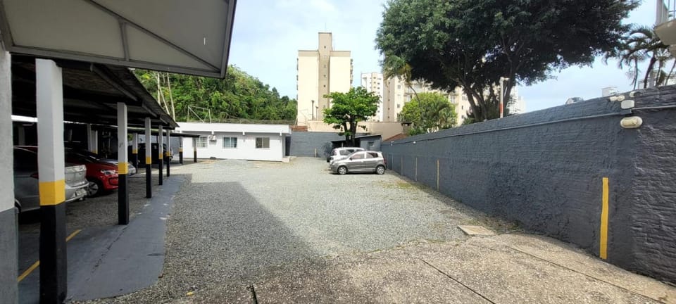 Studio a 850 metros da praia e Roda Gigante Apartment in Balneário Camboriú