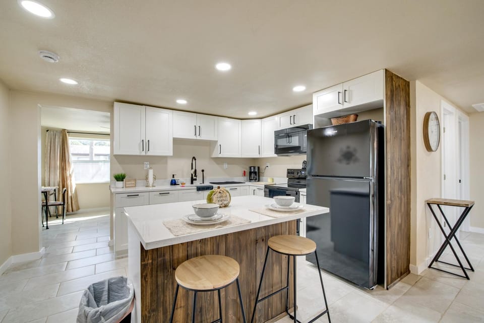 2 Mi to Gulf! Pet-Friendly Home in New Port Richey House in New Port Richey