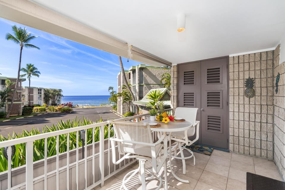 Alii Villas#126 Remodeled with Ocean Views & AC! House in Holualoa