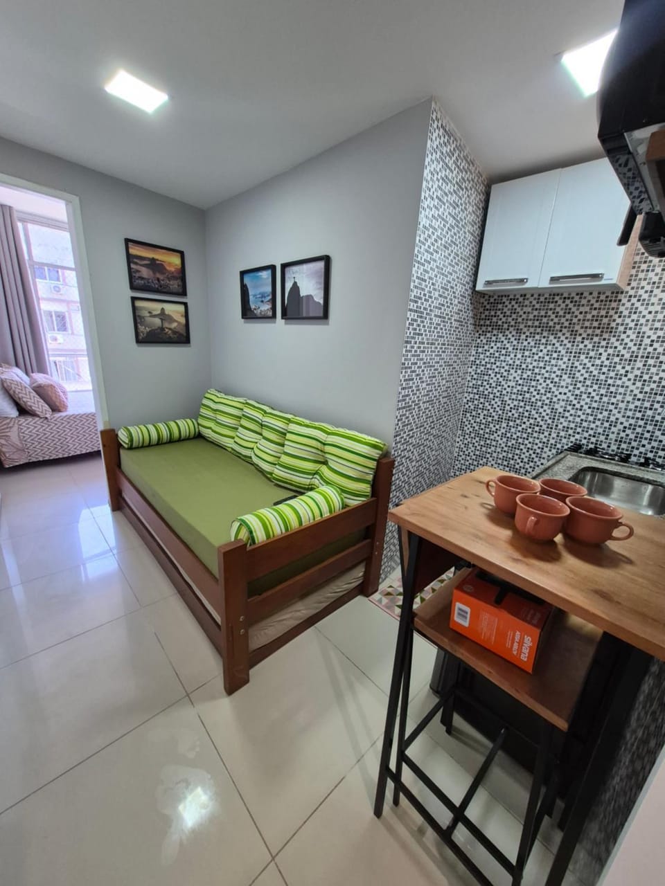 Apartamento a 4 quadras do palco principal do réveillon em Copacabana para até 3 pessoas Apartment in Rio de Janeiro