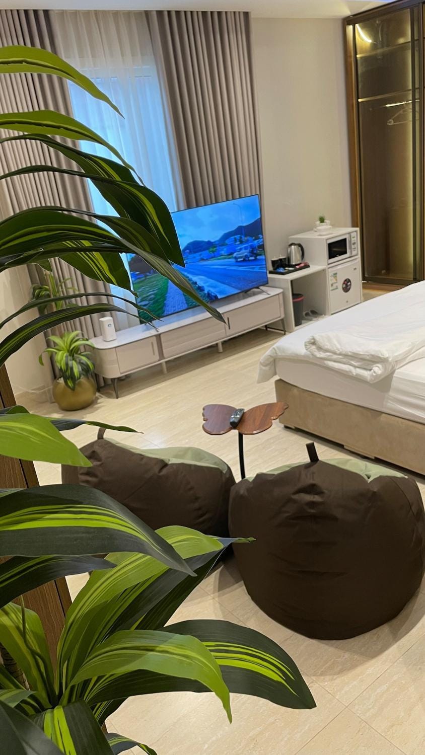 Mfj Marbella Stay دخول ذاتي بموقف خاص وإطلالة مسبح Apartment in Al Khobar