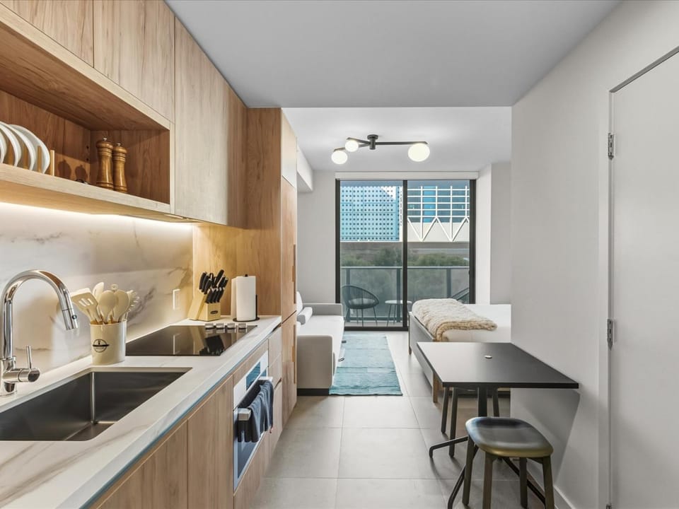 Dining area, kitchen