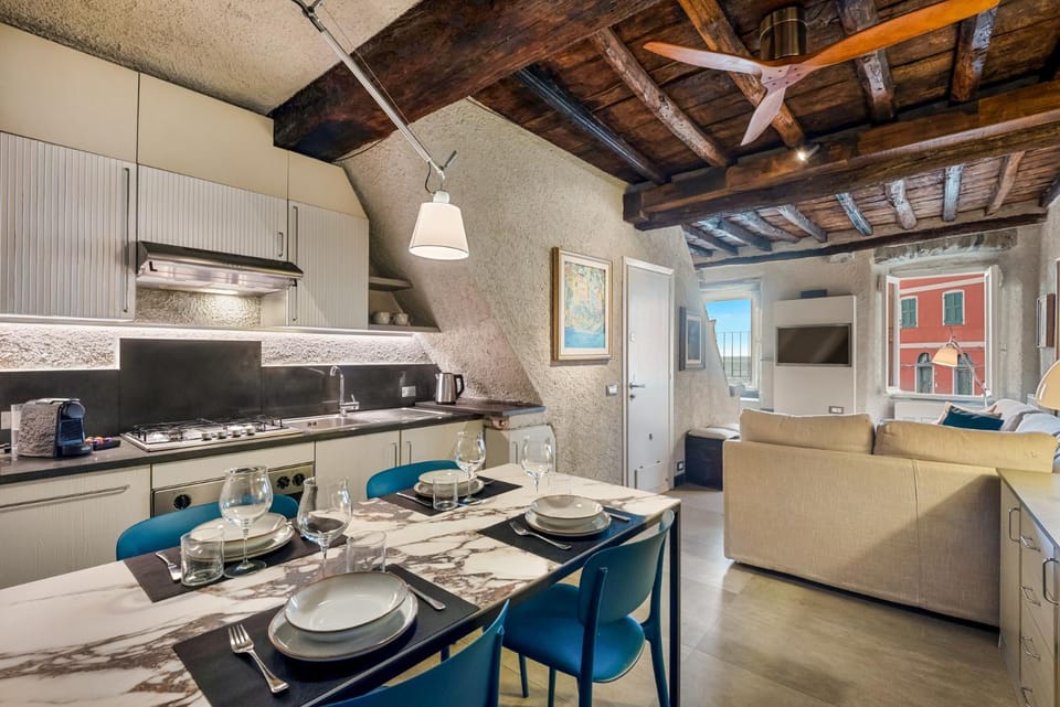 Kitchen or kitchenette, Living room, Dining area