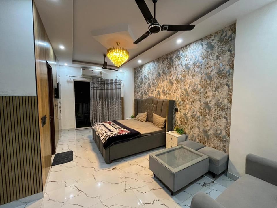 Studio in urfaria mall Apartment in Noida