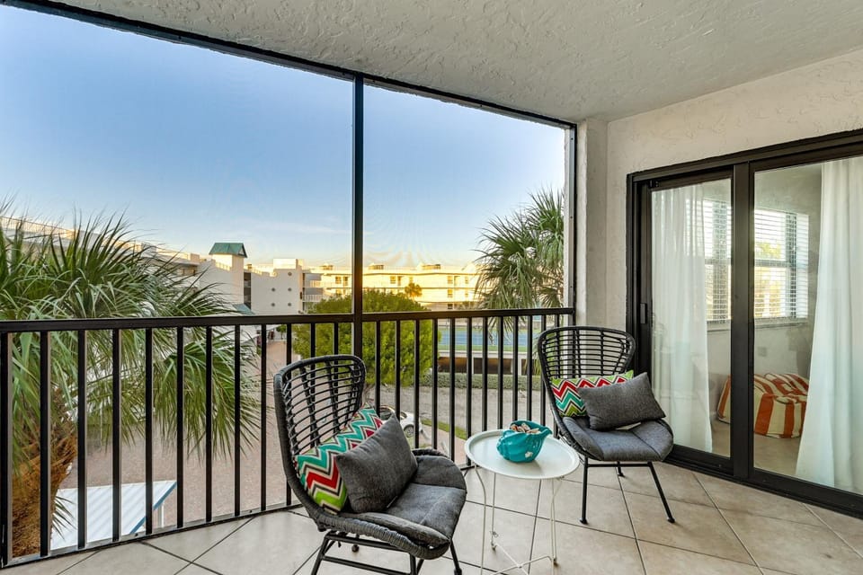 Oceanside Marco Island Retreat: Pool & Tennis! House in Marco Island