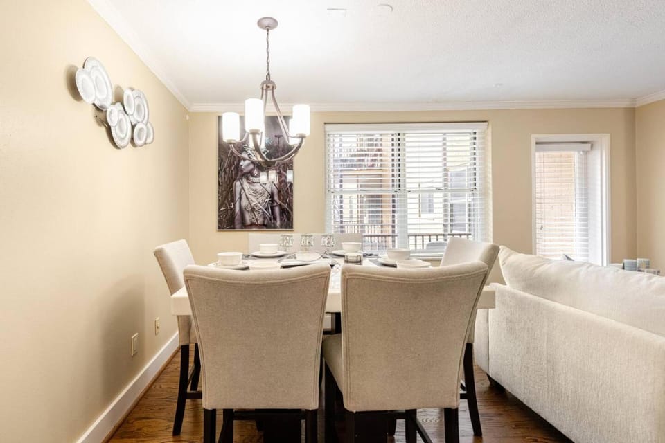 Dining area, Dinner