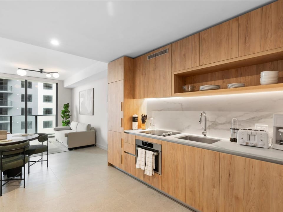 Dining area, kitchen