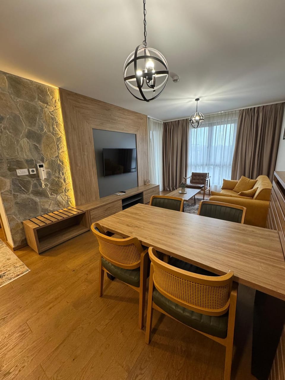 Luxury Lake View Apartment in Hotel Zlatibor - Panorama & Comfort Apartment in Zlatibor