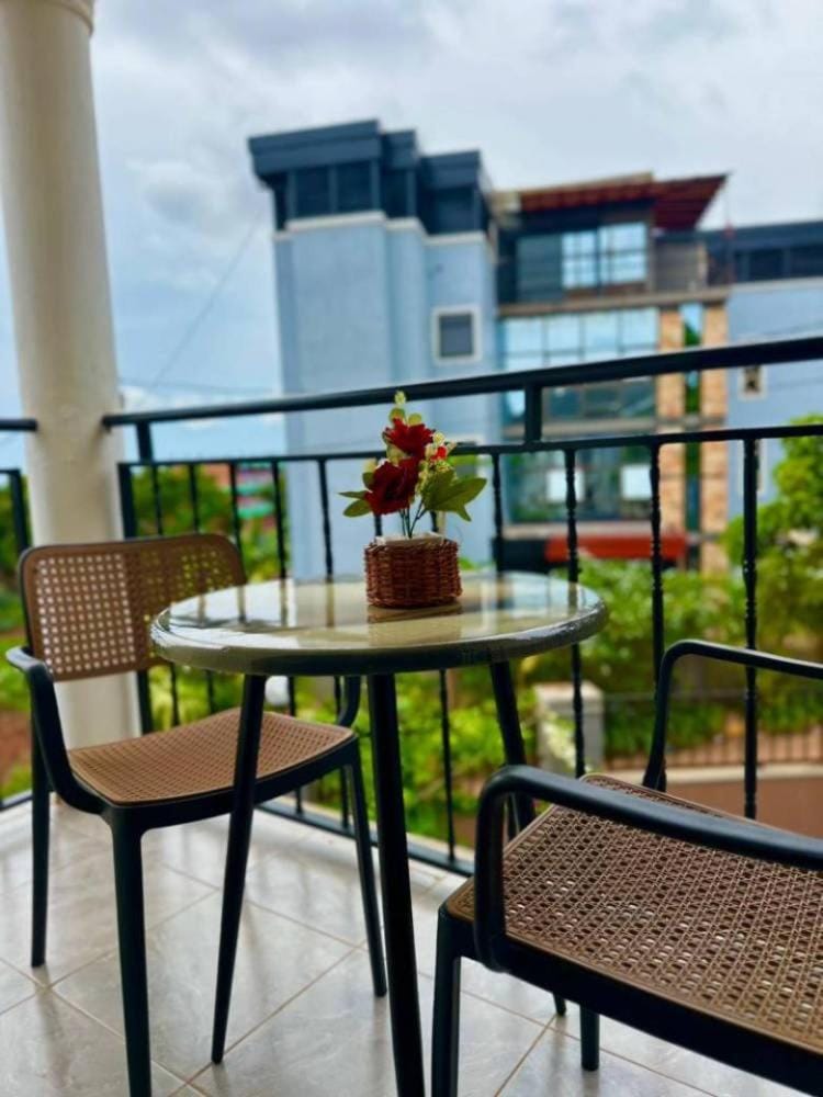 Sunset Statehouse View Residence A Apartment in Uganda