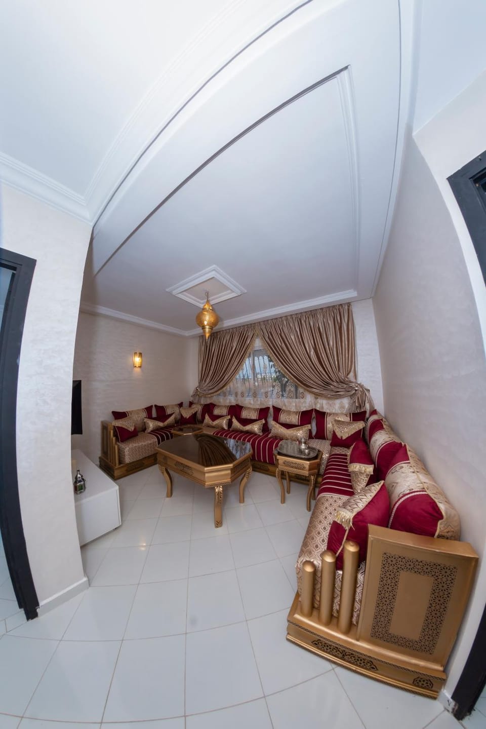 Royal Deluxe Fez Apartment in Fez-Meknès