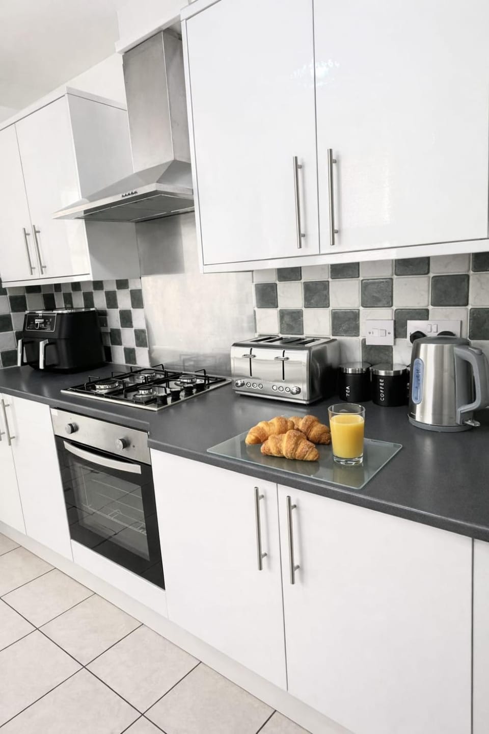 microwave, oven, stove, kitchen