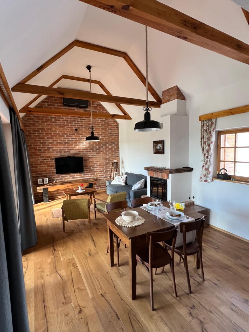 Living room, Dining area