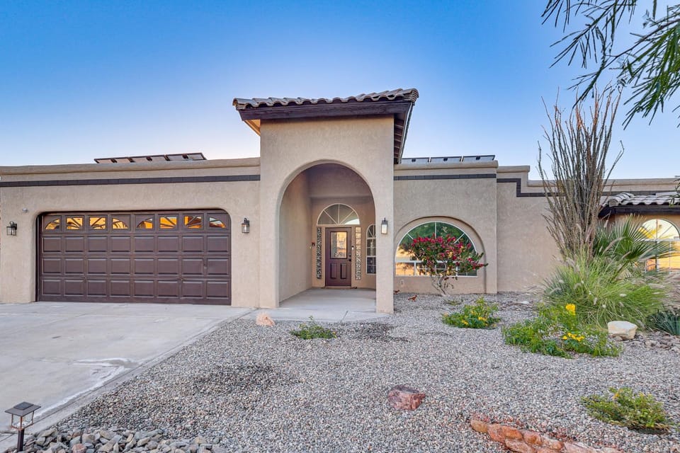 Private Pool, Spa! Updated Home Near London Bridge House in Lake Havasu City