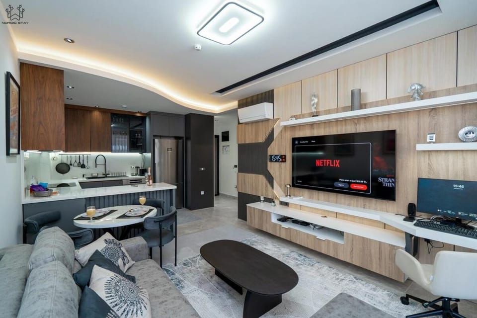 TV and multimedia, Living room, Seating area, Dining area
