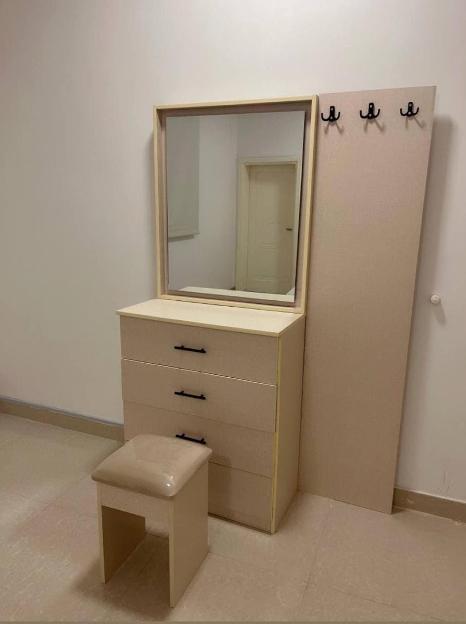 Bedroom, furniture