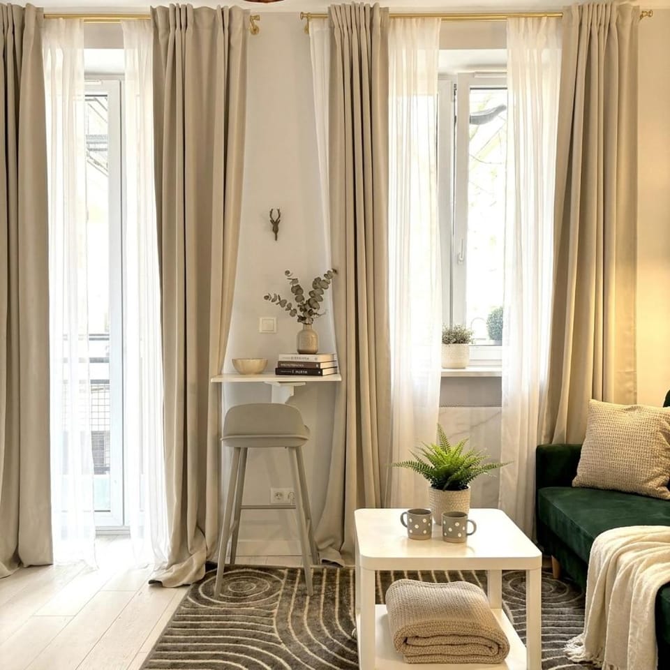 Ogrodowa Art Studio Design 1-Bedroom Apartment, Warsaw Apartment in Warsaw