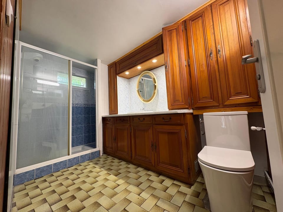 Toilet, Bathroom