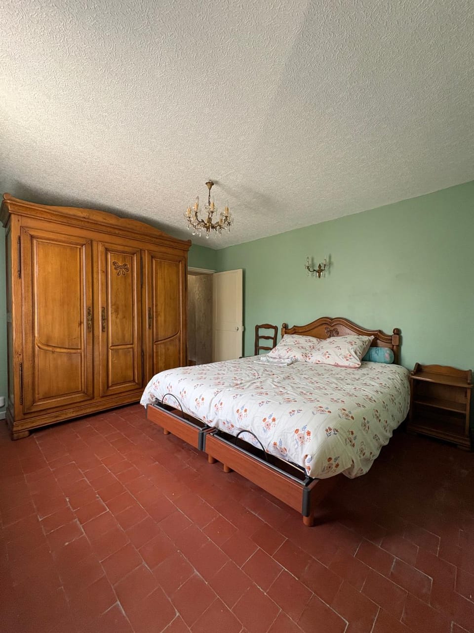 Property building, Photo of the whole room, Bedroom
