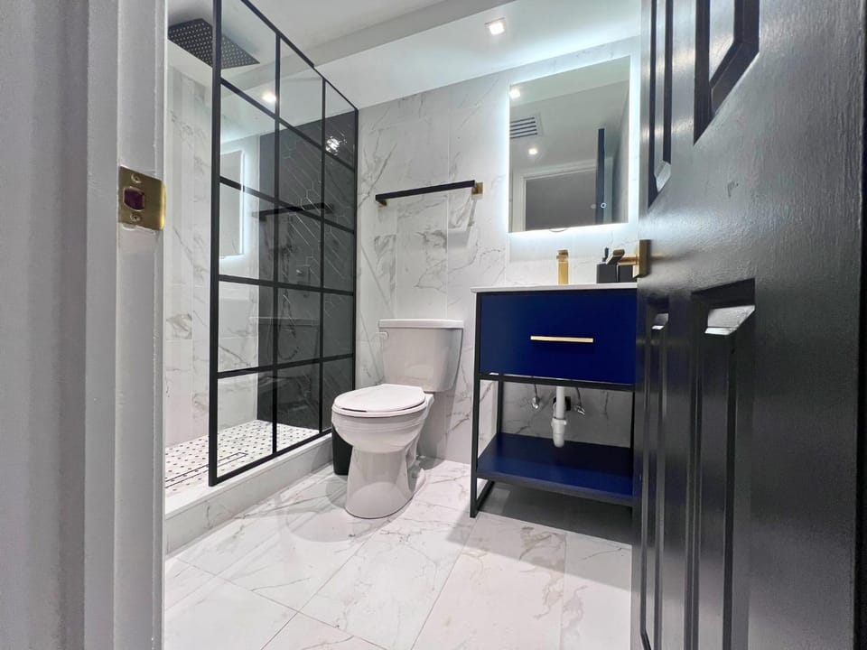 Shower, Toilet, Bathroom